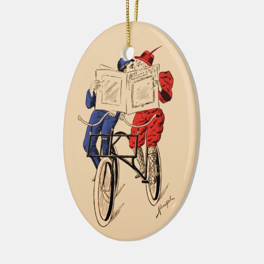 ヴィンテージの接吻を読むタンデム自転車のカップル セラミックオーナメント (左)