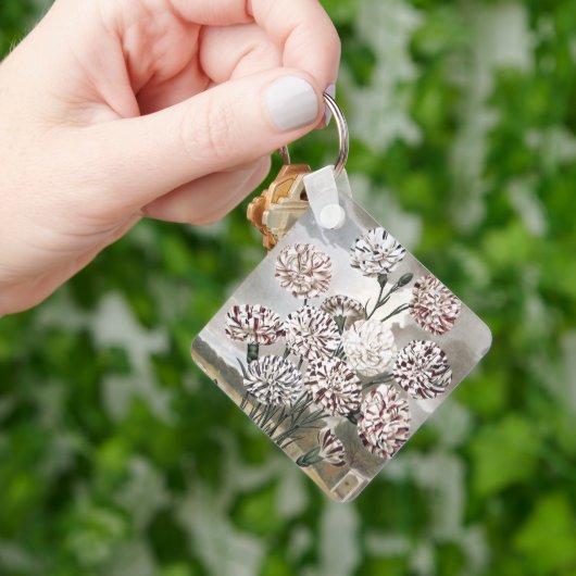ヴィンテージの斑入りのカーネーションの花と灰色の空 キーホルダー (手)