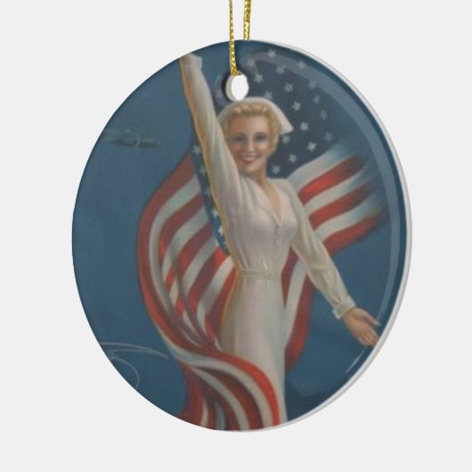 ヴィンテージの旗を持つ愛国心が強い第2次世界大戦の軍隊のナース セラミックオーナメント (左)
