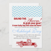 ヴィンテージの普通消防車の青いシェブロンのベビーシャワーの招待 招待状 (正面/裏面)