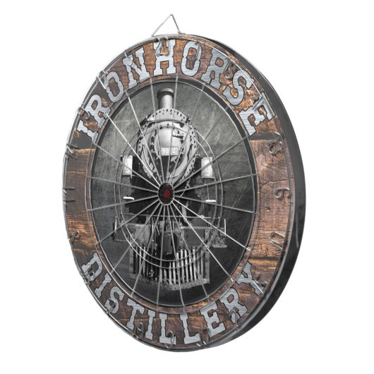 ヴィンテージの木金製鉄馬蒸留所 ダーツボード (正面右)