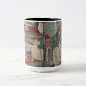 ヴィンテージの本の背景の本のペアカップ ツートーンマグカップ (中央)