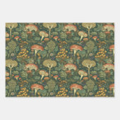 ヴィンテージの森のキノコ(濃い緑と赤素朴) ラッピングペーパーシート (正面)
