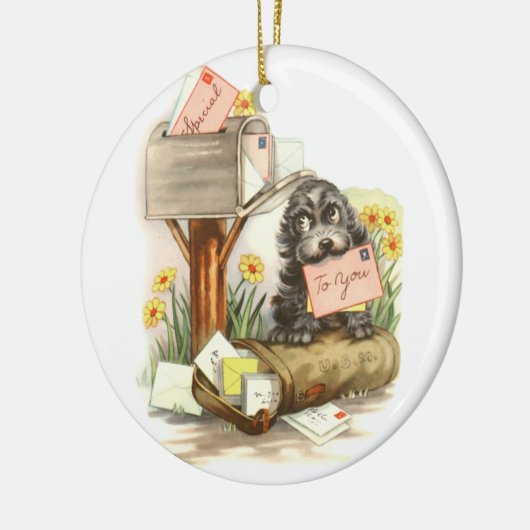 ヴィンテージの毛むくじゃらの小犬とメール セラミックオーナメント (左)