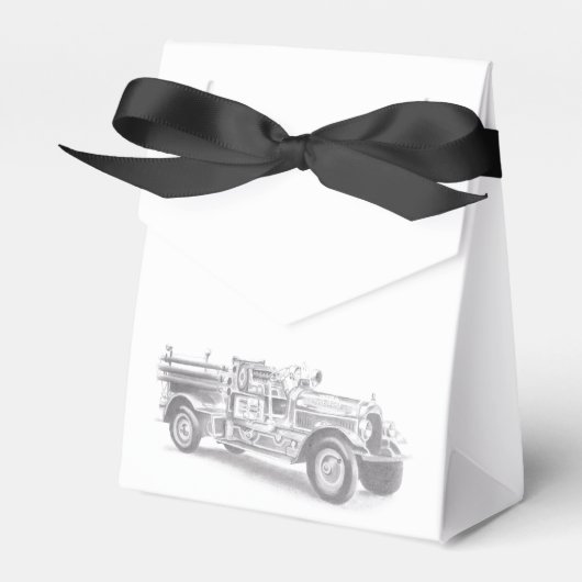ヴィンテージの消防車の鉛筆画 消防士のイラスト  フェイバーボックス (正面サイド)