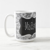 ヴィンテージの灰色のダマスク織; 黒板の一見 コーヒーマグカップ (左)