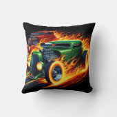 ヴィンテージの熱棒が夕暮れ時に炎の中を駆け抜ける クッション (裏面)