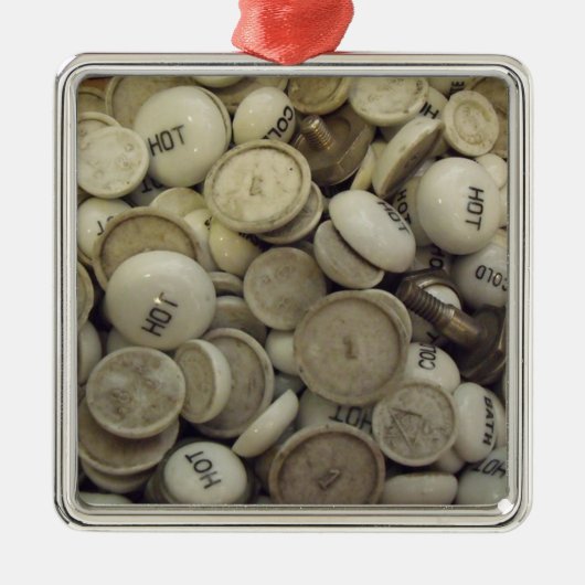 ヴィンテージの熱湯と冷磁のノブ メタルオーナメント (正面)
