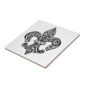 ヴィンテージの白黒レースのような（紋章の）フラ・ダ・リ タイル (側面)