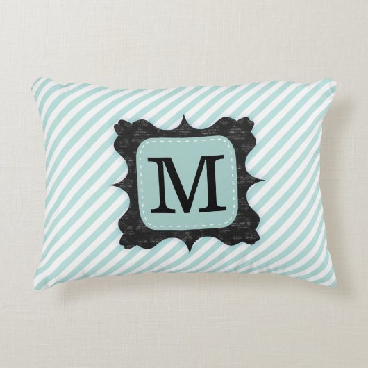 ヴィンテージの真新しい緑のストライプパターン黒のモノグラム アクセントクッション (正面)