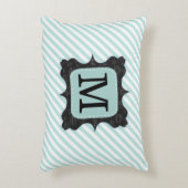 ヴィンテージの真新しい緑のストライプパターン黒のモノグラム アクセントクッション (正面(垂直))