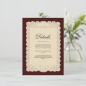 ヴィンテージの紙レース、バーガンディーの結婚式招待状 エンクロージャーカード (スタンド正面)