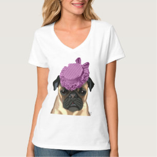 ヴィンテージの紫色の帽子が付いているパグ Tシャツ