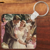 ヴィンテージの結婚式の新郎新婦ケーキを切る キーホルダー (裏面)
