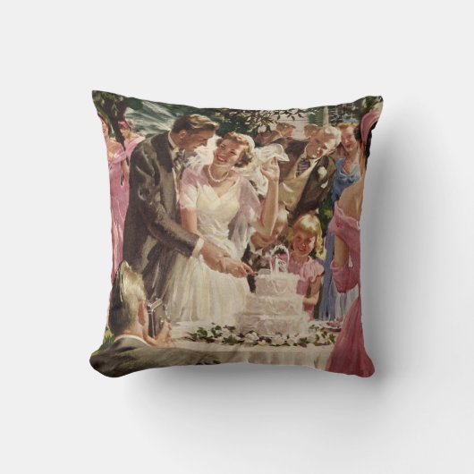 ヴィンテージの結婚式の新郎新婦ケーキを切る クッション (正面)
