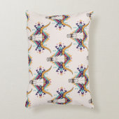 ヴィンテージの継ぎ目のない模様とブルスカルan アクセントクッション (正面(垂直))