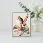 ヴィンテージの美女と愛犬の遊びを描いたポストカード ポストカード (スタンド正面)