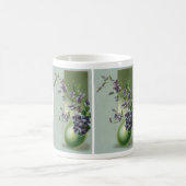 ヴィンテージの花が咲く復活祭の卵 コーヒーマグカップ (中央)