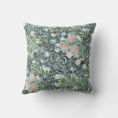 ヴィンテージの花の模様(ソフトグリーンとピンク淡い色の) クッション (裏面)