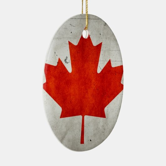 ヴィンテージの芸術的でグランジなカナダの旗 セラミックオーナメント (右)