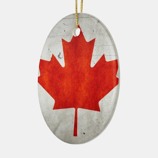 ヴィンテージの芸術的でグランジなカナダの旗 セラミックオーナメント (左)