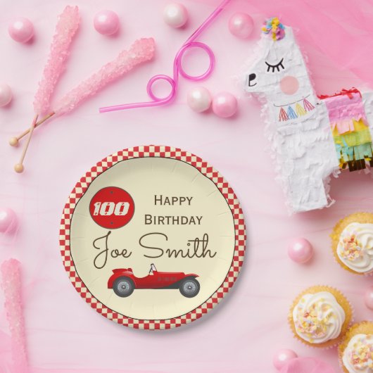 ヴィンテージの赤いレースカーおよび旗100の誕生日 ペーパープレート (パーティー)