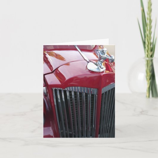 ヴィンテージの赤い車のクロムフードオーナメントをカードに付ける カード (正面)