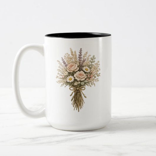 ヴィンテージの野の花の花束 ツートーンマグカップ (左)