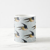 ヴィンテージの青いつばめの鳥パターン コーヒーマグカップ (中央)