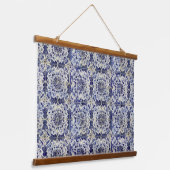 ヴィンテージの青い白いタイルパターン 吊り下げ型タペストリー (傾斜あり)