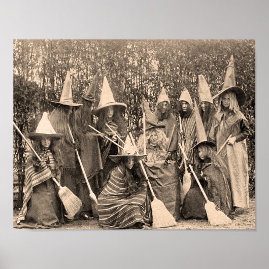 ヴィンテージの魔女が衣装を着て女性を撮影 ポスター (正面)