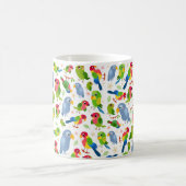 ヴィンテージの鳥の模様、カラフルなセキセイインコの模様 コーヒーマグカップ (中央)