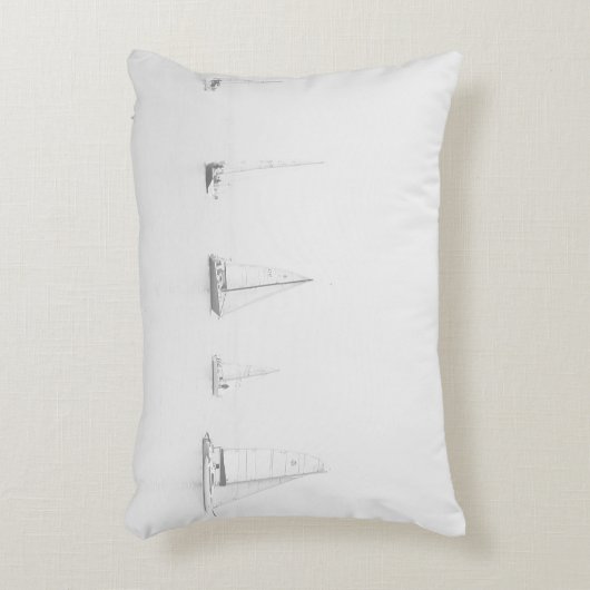 ヴィンテージの黒く及び白いヨットの航海のな写真 アクセントクッション (正面(垂直))