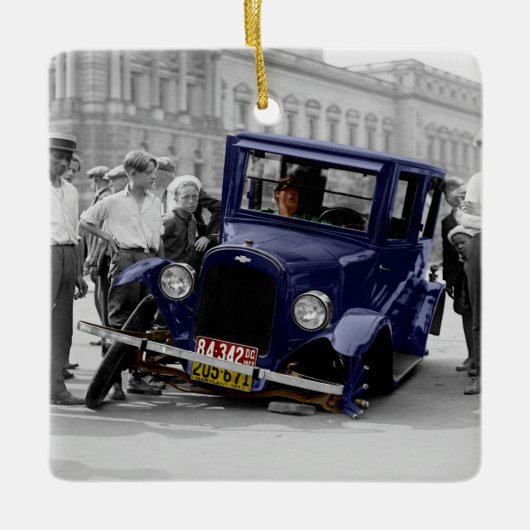 ヴィンテージの黒く及び白く旧式な自動車の大破 セラミックオーナメント (正面)