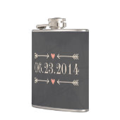 ヴィンテージの黒板のスタイルの婚礼の日のデザイン フラスク (左)