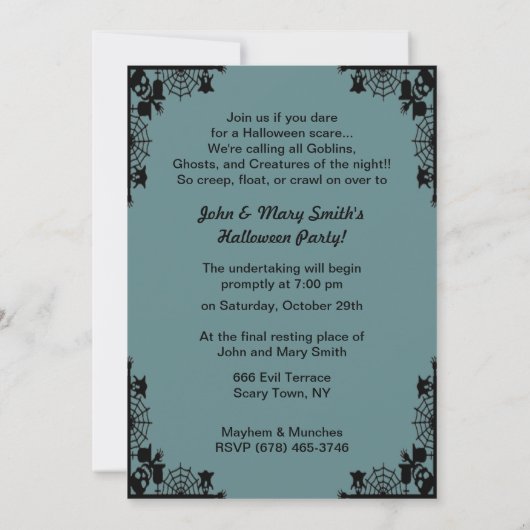 ヴィンテージの黒猫がフェンスのハロウィン 招待状 (裏面)