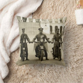 ヴィンテージの20年代の白バイの警官 クッション (ブランケット)