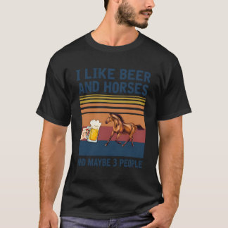 ヴィンテージはビールと馬が好きかもしれない3人 Tシャツ