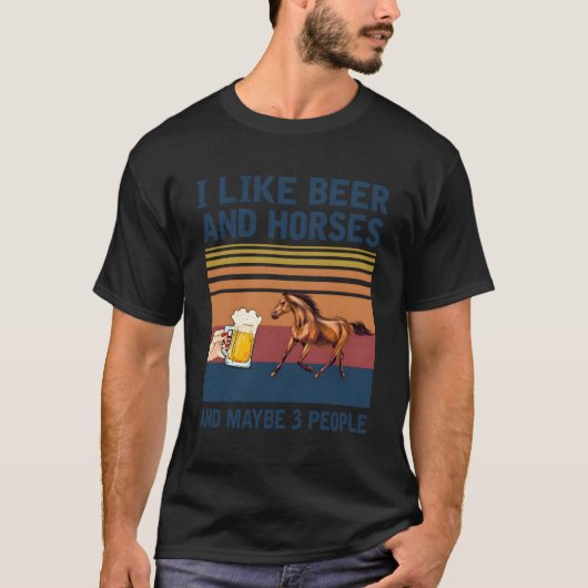 ヴィンテージはビールと馬が好きかもしれない3人 Tシャツ (正面)