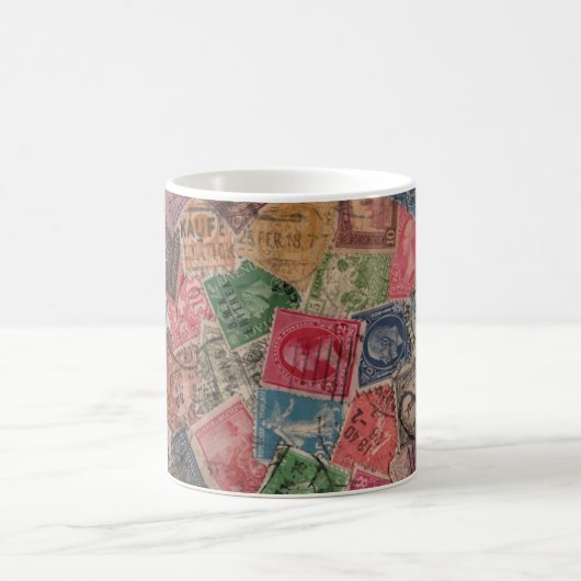 ヴィンテージは切手のコラージュを使用しました コーヒーマグカップ (中央)