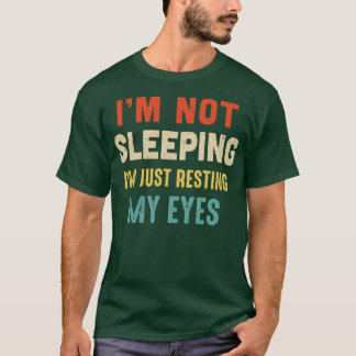 ヴィンテージは眠らない目を休めるだけだ Tシャツ