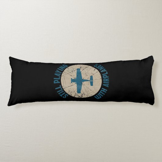 ヴィンテージは遊まだ飛行機のパイロット ボディピロー (正面)