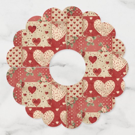 ヴィンテージみすぼらしいシックな赤いパッチワークパターン ワイングラスタグ (正面)