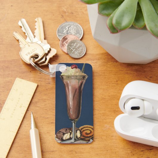 ヴィンテージアイスクリームシェイク、ホイップクリーム&さくらんぼ キーホルダー (デスク)