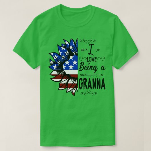 ヴィンテージアメリカ国旗I Love Being Being Being A Granna Happ Tシャツ (デザイン正面)