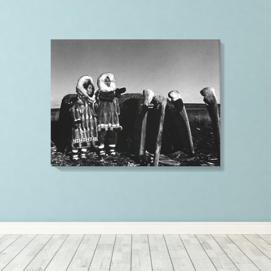 ヴィンテージアラスカの毛皮の服エスキモ北極帯sod igloo キャンバスプリント (インサイチュ (ウッドフロア))