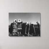 ヴィンテージアラスカの毛皮の服エスキモ北極帯sod igloo キャンバスプリント (正面)