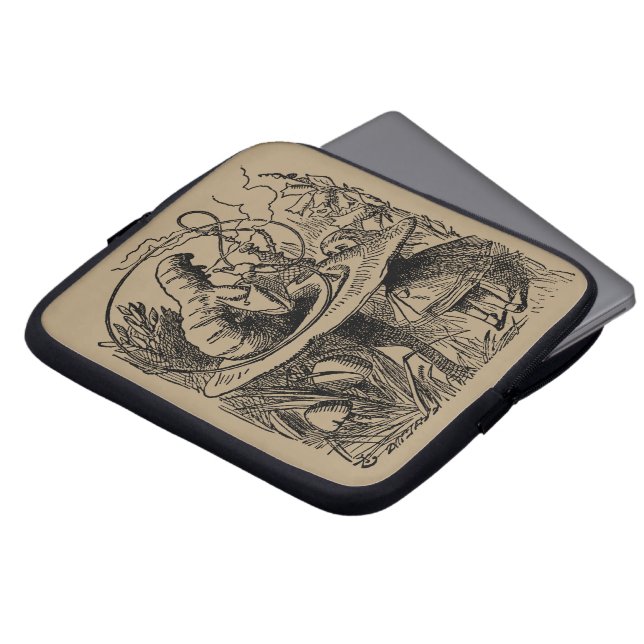 ヴィンテージアリスinワンダーランドフーカキャタピラー ラップトップスリーブ (正面上部)