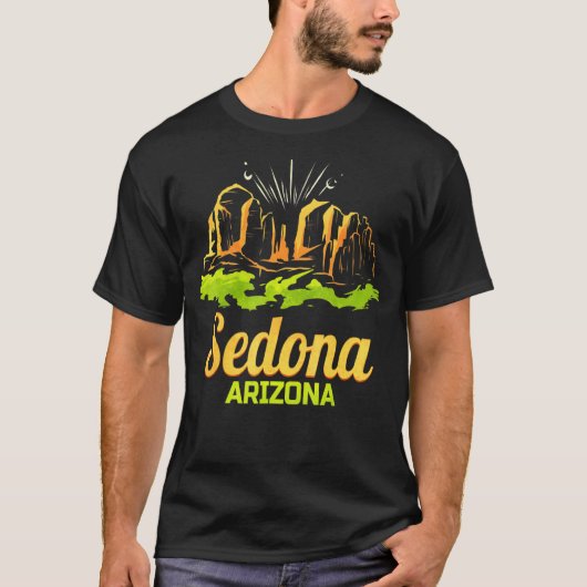 ヴィンテージアンドレトロマウンテンズセドナアリゾナ Tシャツ (正面)