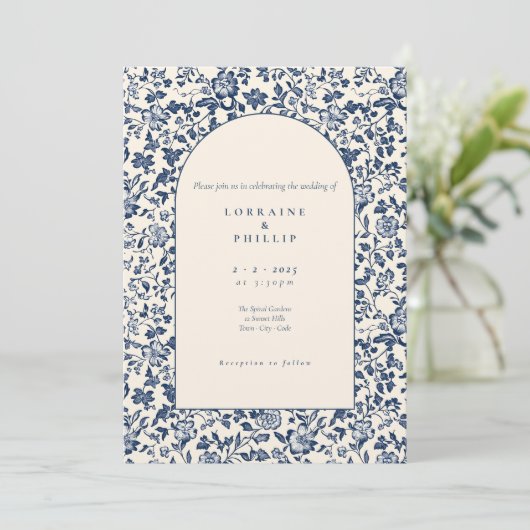 ヴィンテージアーチスタイルブルークリームフローラ結婚ズ 招待状 (スタンド正面)